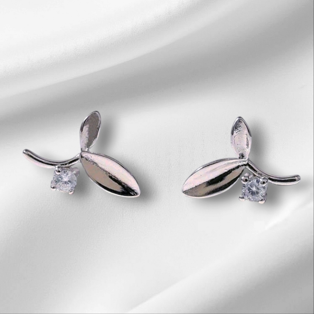 Silver Leaf Cubic Zirconia Stud Earrings, NWOT - Great Gift 🎁
